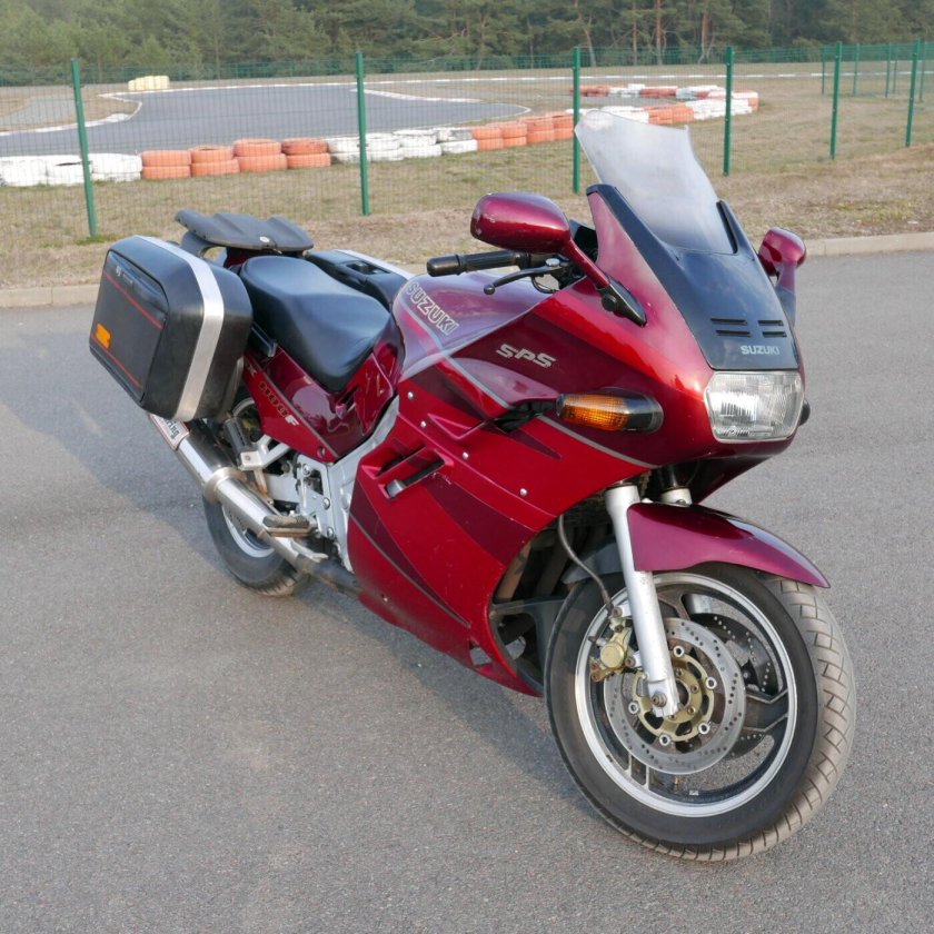 Suzuki gsx 1100f katana