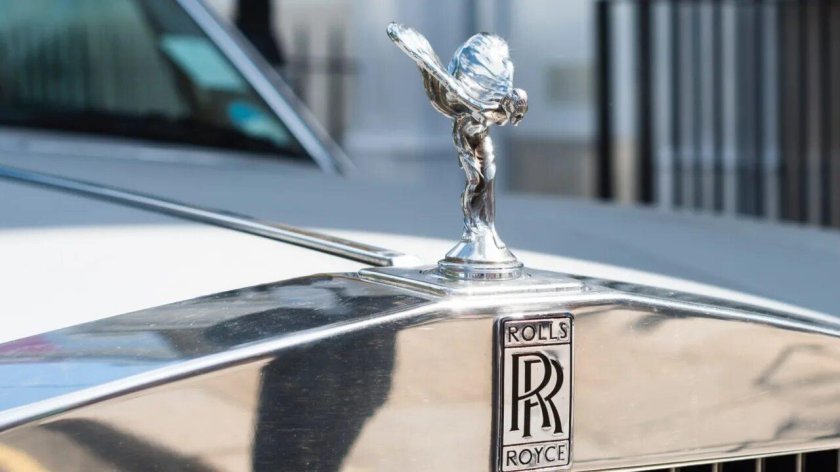 Роллс Ройс значок