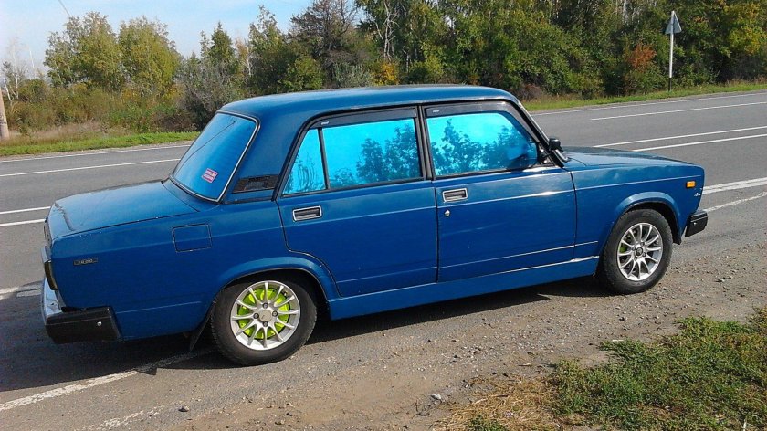 ВАЗ 2107 сине-зеленый металлик