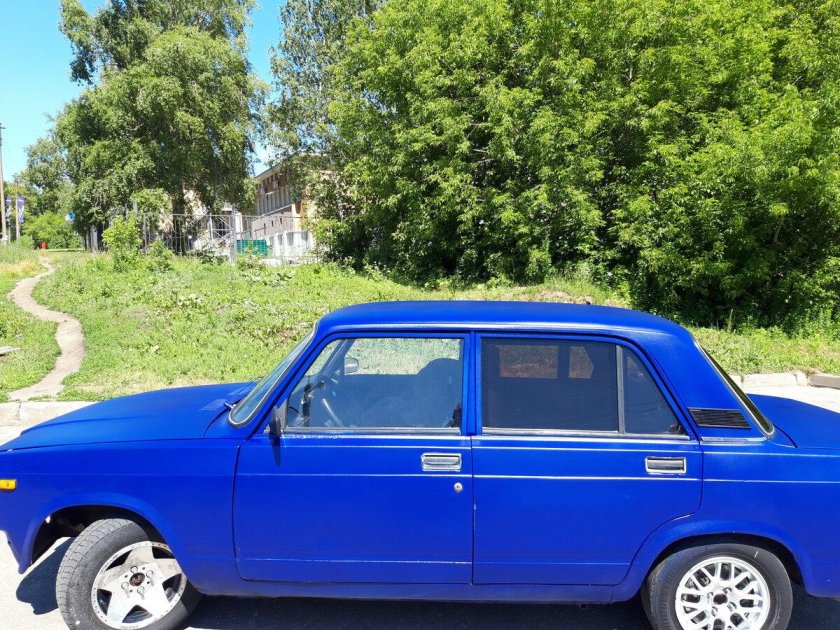 ВАЗ 2107 голубая