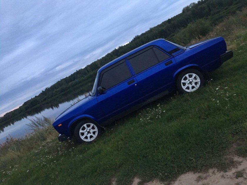 ВАЗ 2107 синий металлик