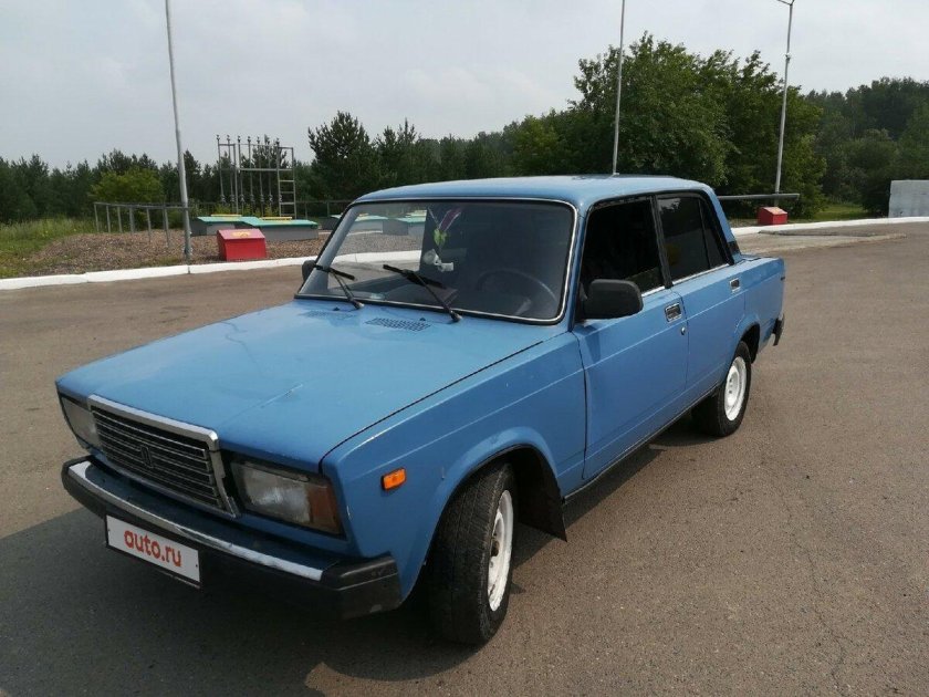 ВАЗ 2107 голубая