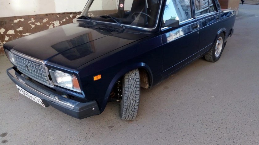 ВАЗ 2107 темно синий