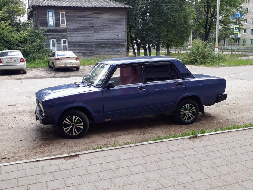ВАЗ 2107 синий металлик