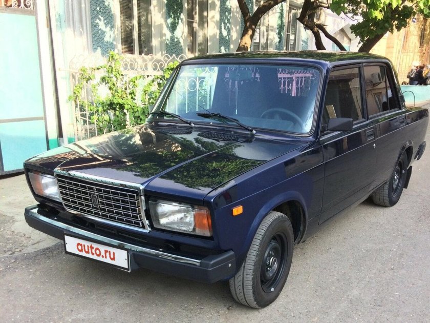ВАЗ 2107 темно синий
