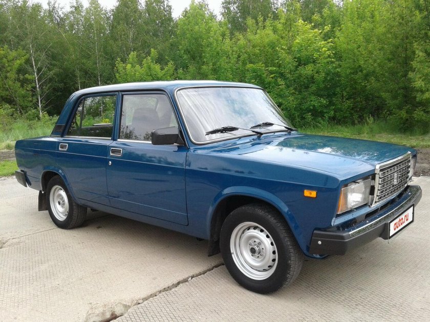 Синяя Жигули 2107