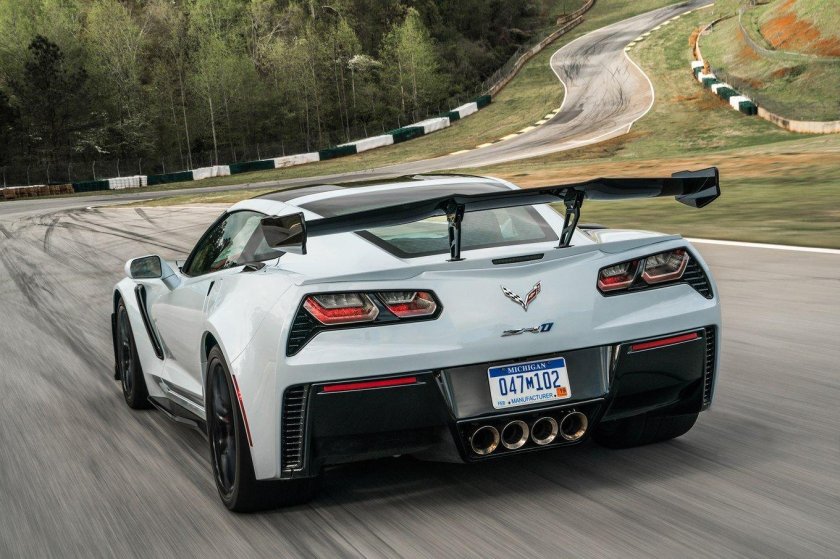 Шевроле Корвет zr1 2019