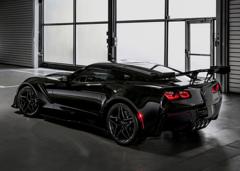 Шевроле Корвет zr1 2019