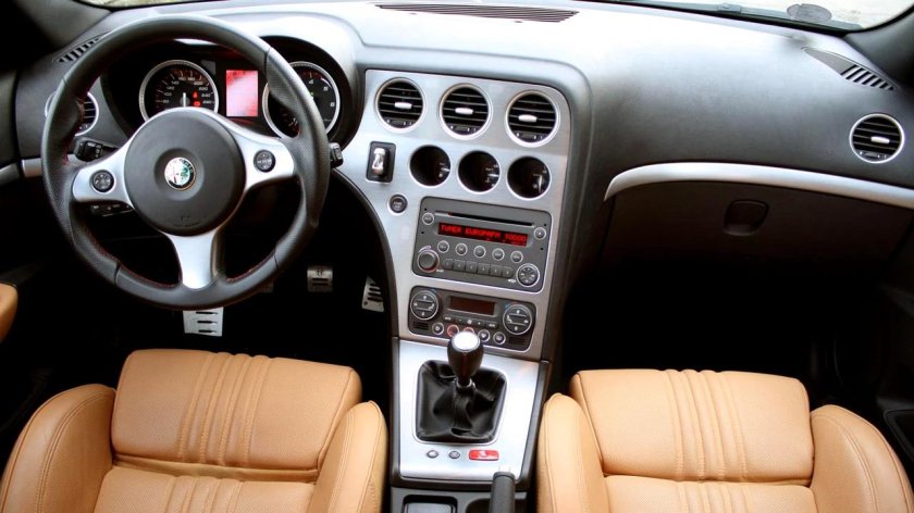 Альфа Ромео 159 ti салон