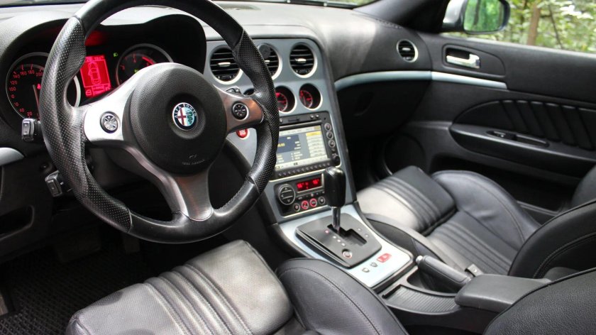 Альфа Ромео 159 салон