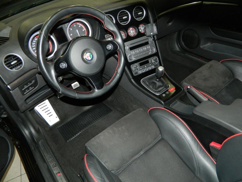 Alfa Romeo 159 салон
