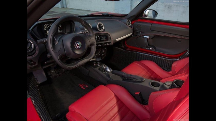Alfa Romeo 4c салон