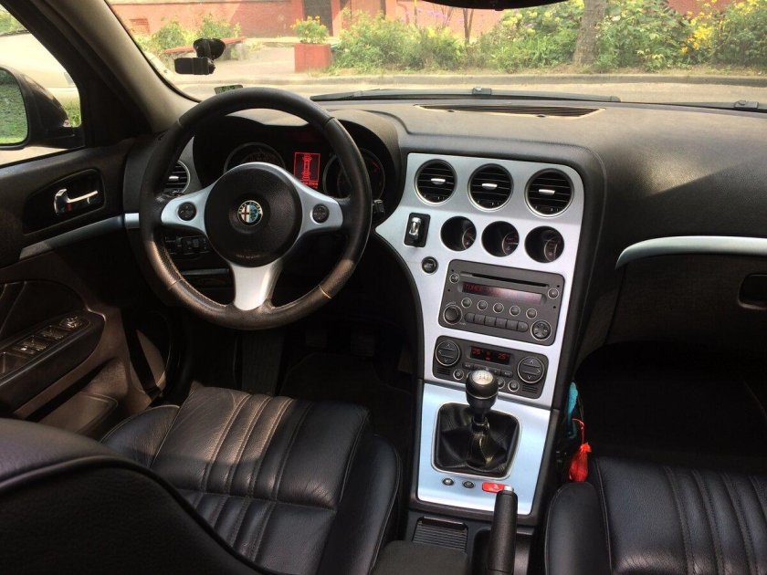 Alfa Romeo 159 салон