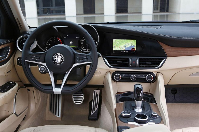 Alfa Romeo Giulia Interior