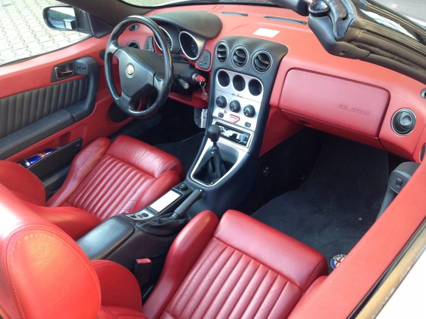 Alfa Romeo GTV салон