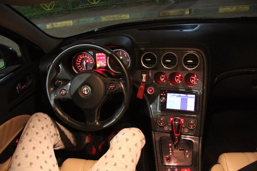 Альфа Ромео 159 салон