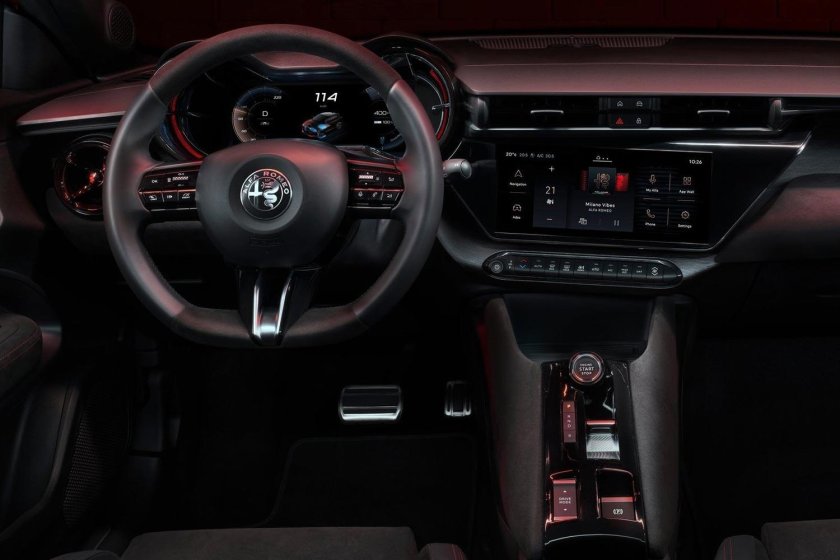 Альфа ромео салон