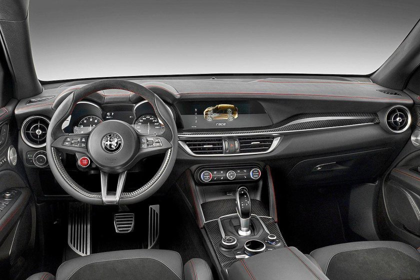 Альфа Ромео джип салон