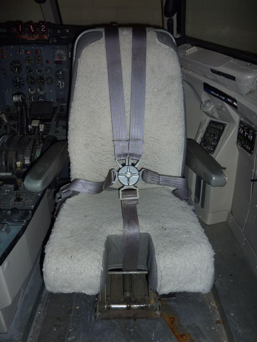 Кресло пилота Boeing 737