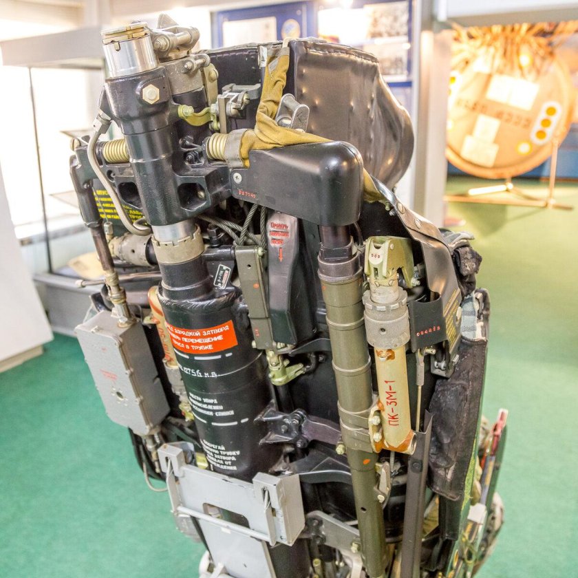 Км-1м катапультное кресло