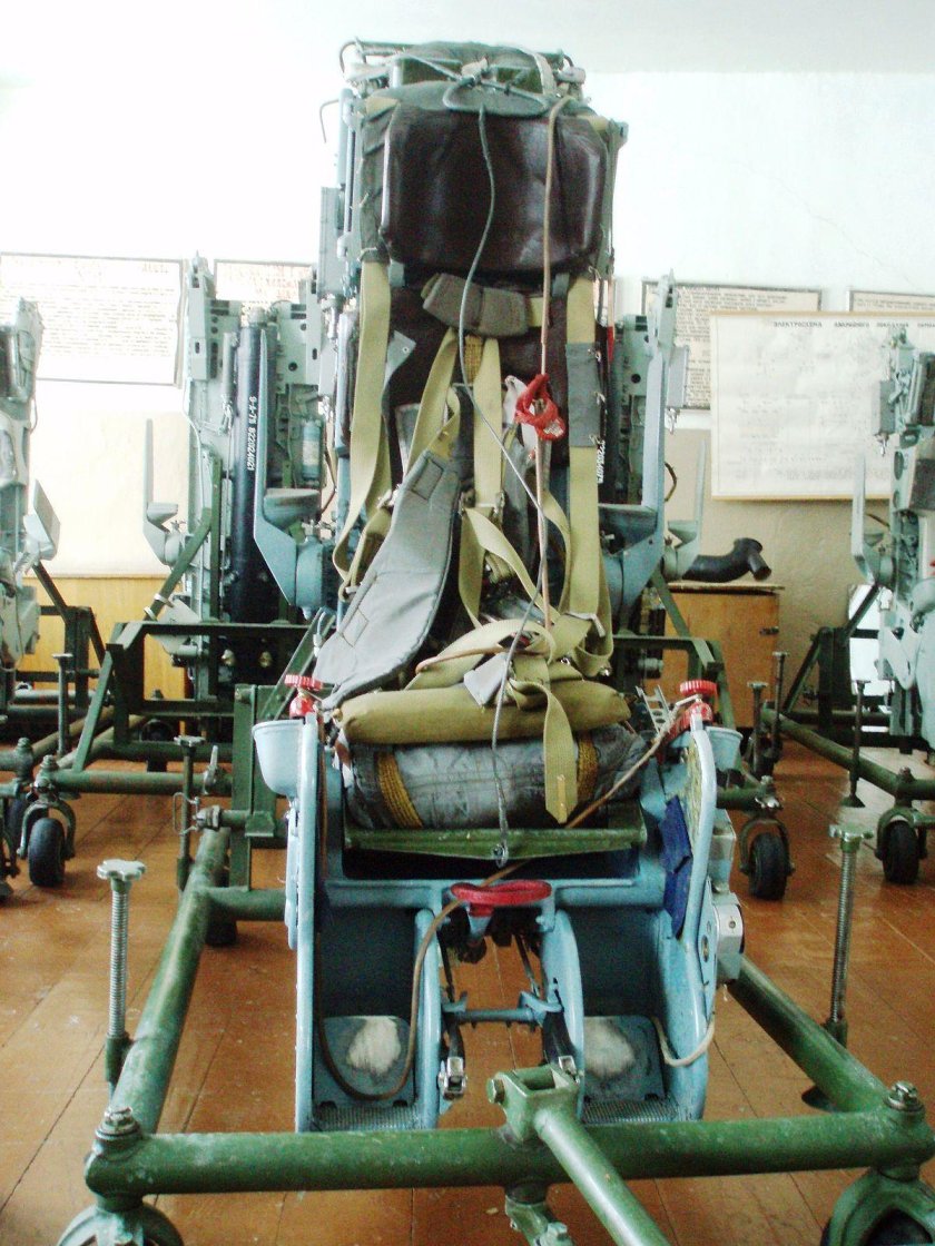 Кт-1м катапультное кресло