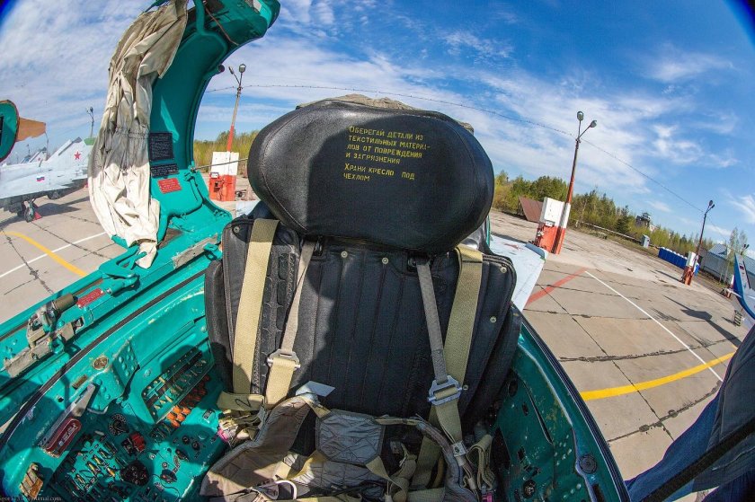 Миг-21 катапультное кресло