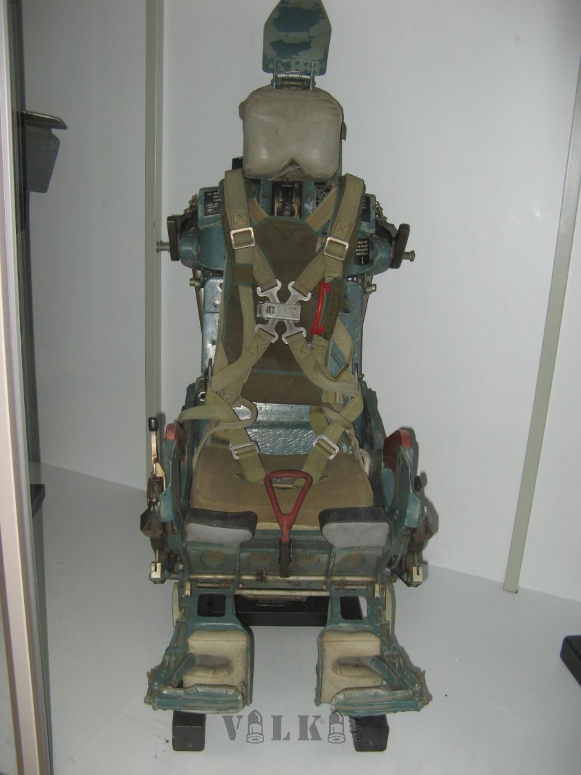 Км-1м катапультное кресло