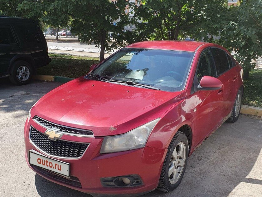Шевроле Круз 2009 красный