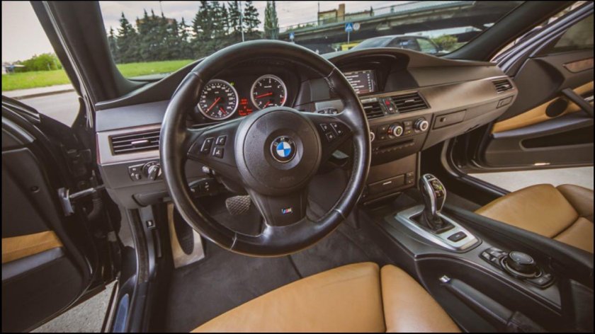BMW 5 e60 салон