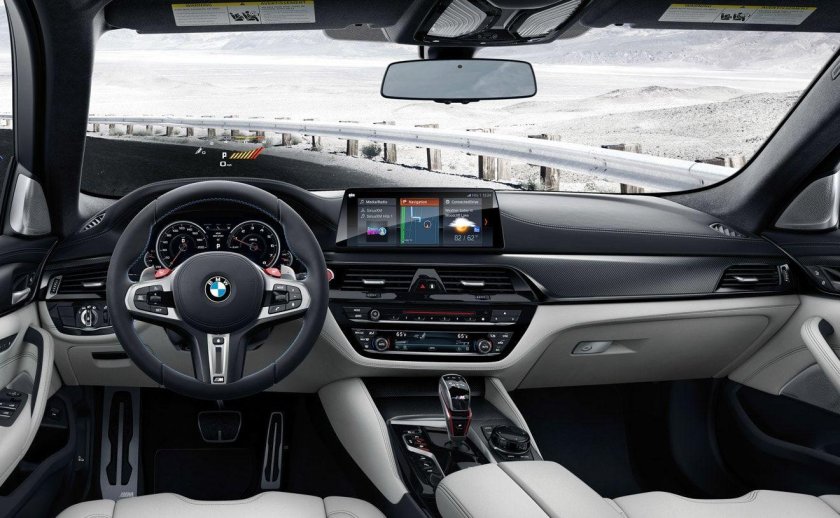 BMW 5 f90 салон