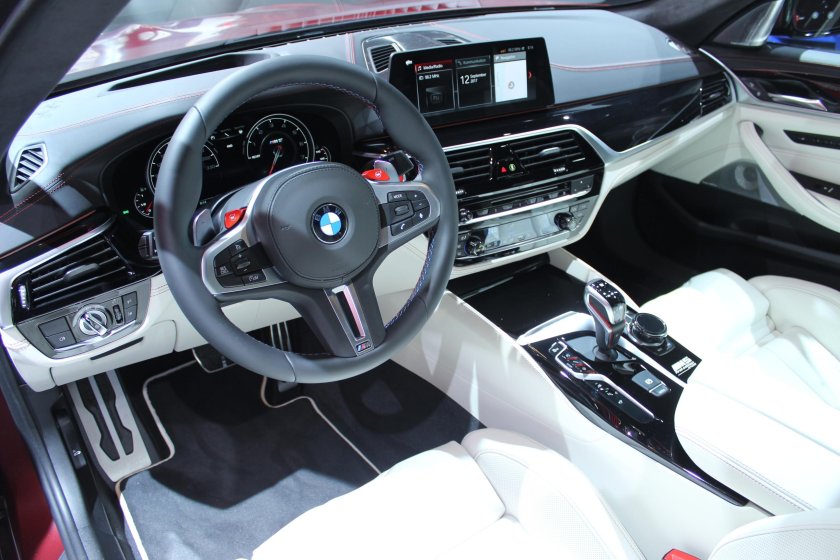 BMW m5 f90 салон