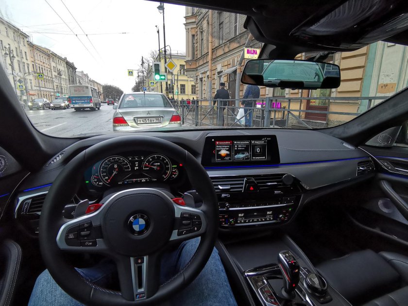 BMW m5 f90 салон