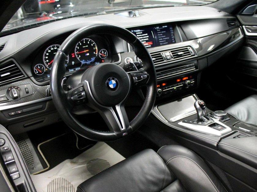 BMW m5 f10 белый салон