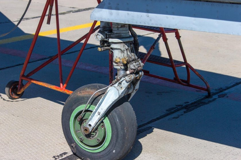 Стойка шасси миг-21