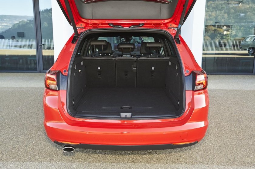 Opel Astra Estate багажник