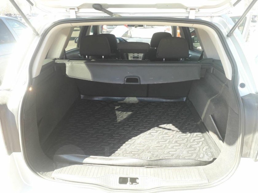 Opel Astra h универсал багажник