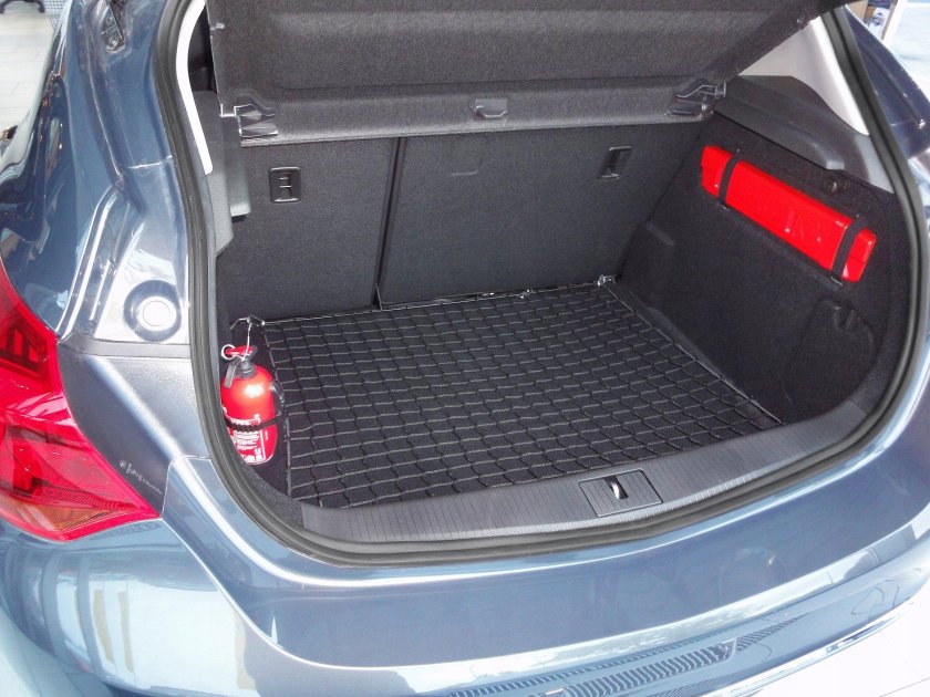 Opel Astra j хэтчбек багажник