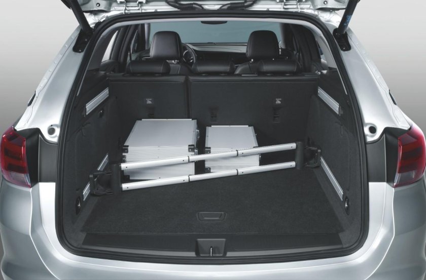 Opel Astra Sports Tourer багажник