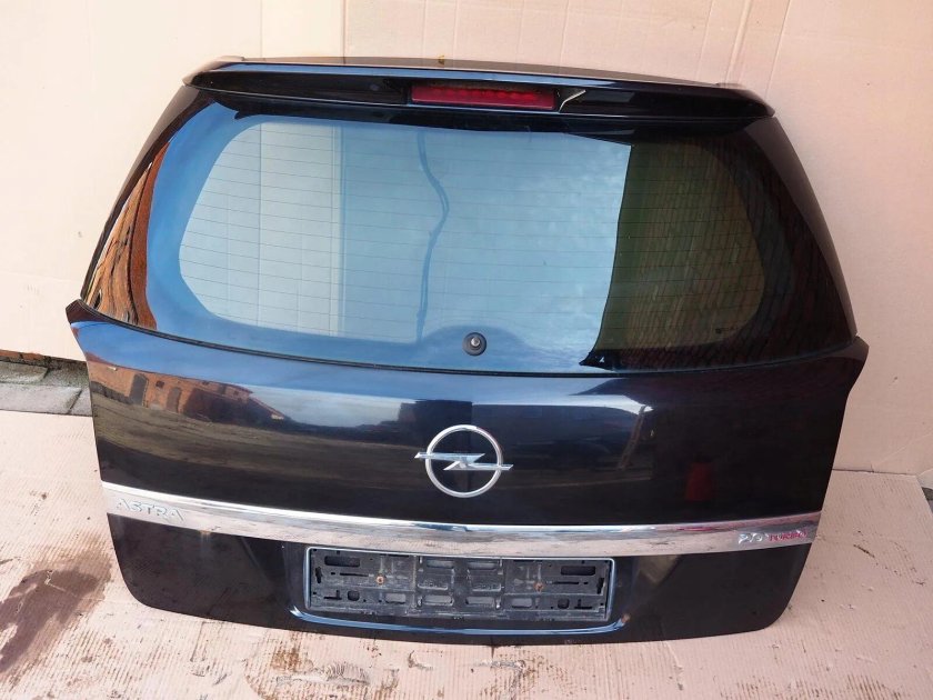 Опель Астра крышка багажника