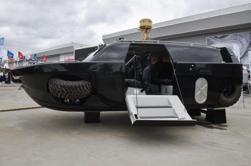 Броневик амфибия Дрозд