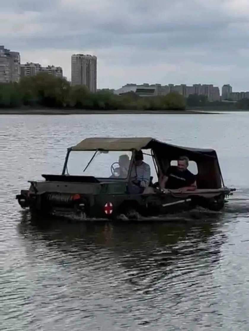 Луаз 967 плавает