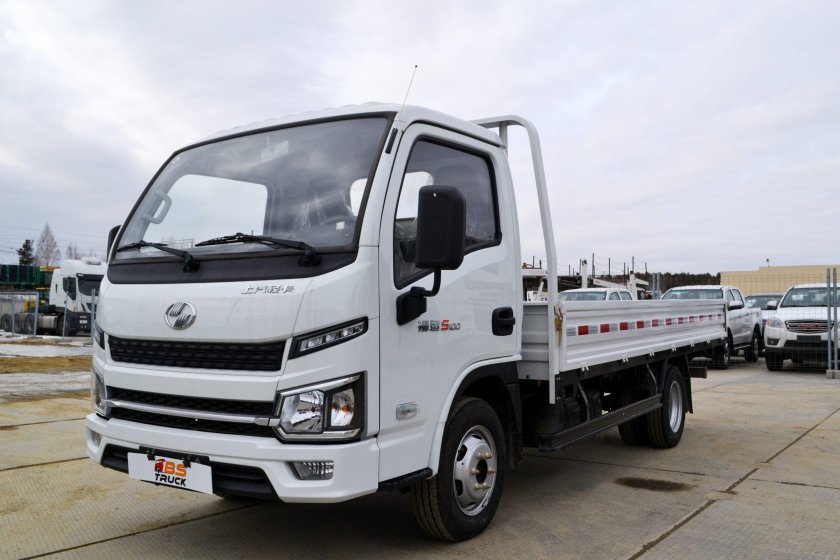 Бортовой грузовик