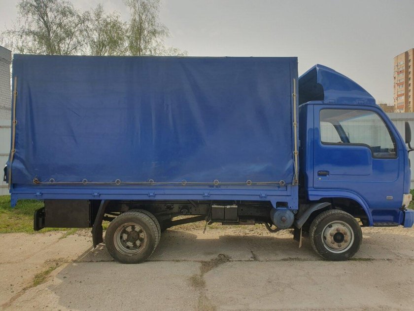 Тентованный грузовик