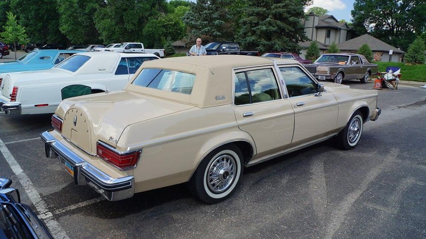 Lincoln Versailles 1978