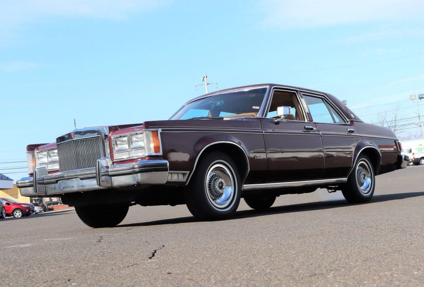 Lincoln versailles 1977