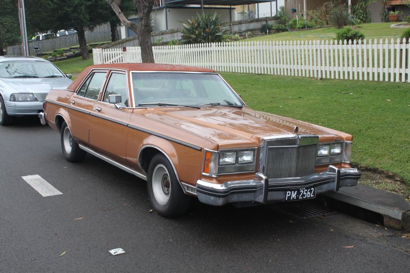 Lincoln Versailles 1977