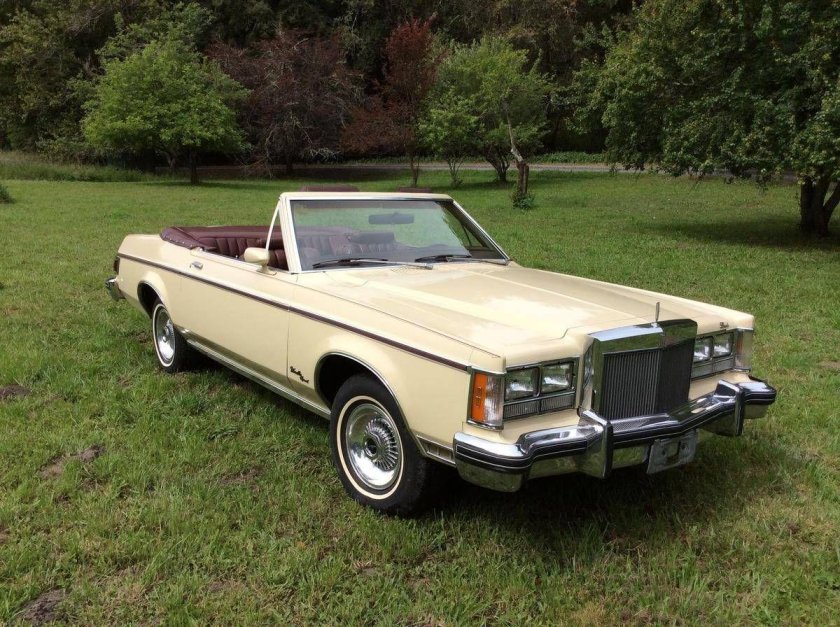 Lincoln Versailles 1977