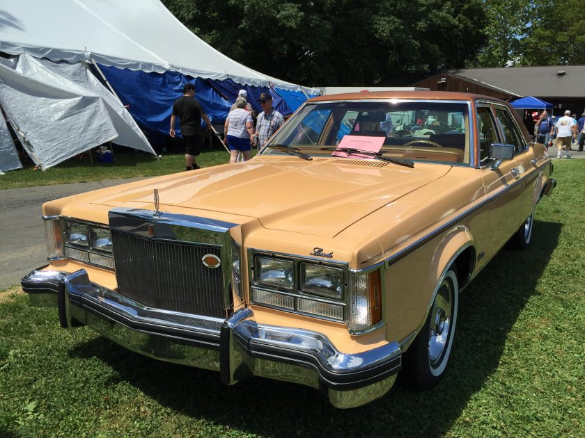 Lincoln Versailles 1977
