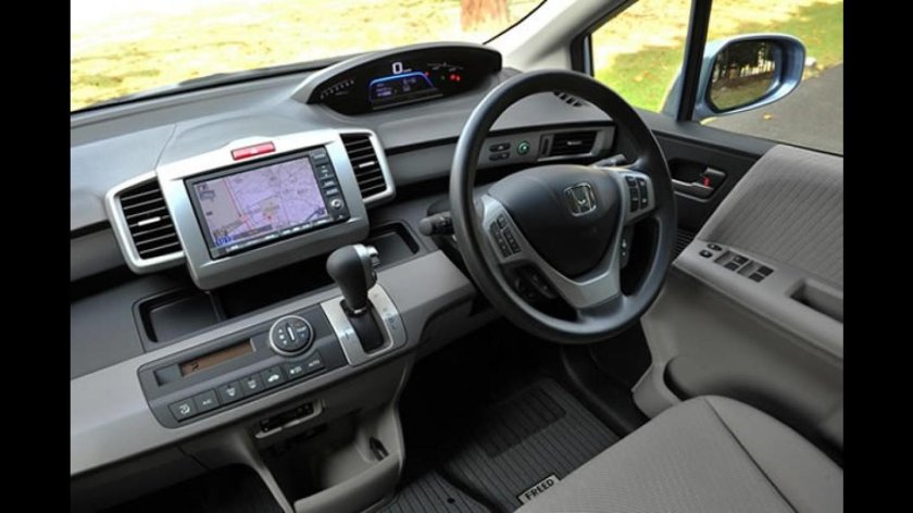 Honda freed 2010 магнитола