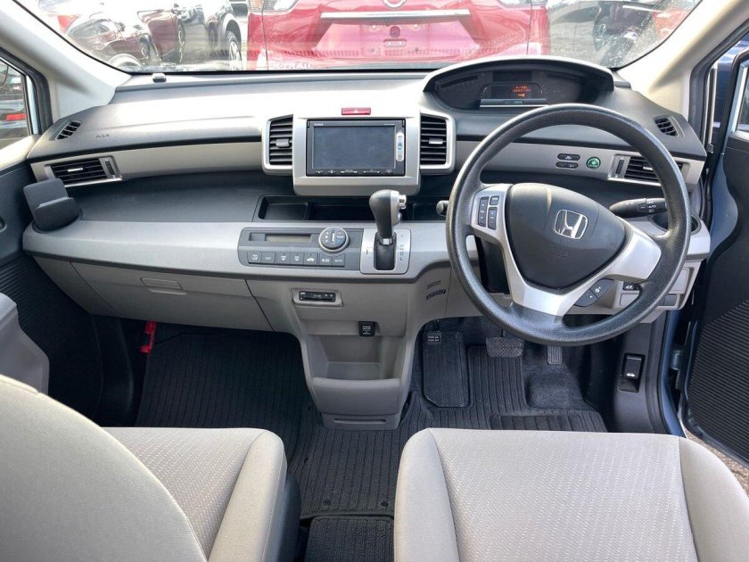 Хонда фрид 2011